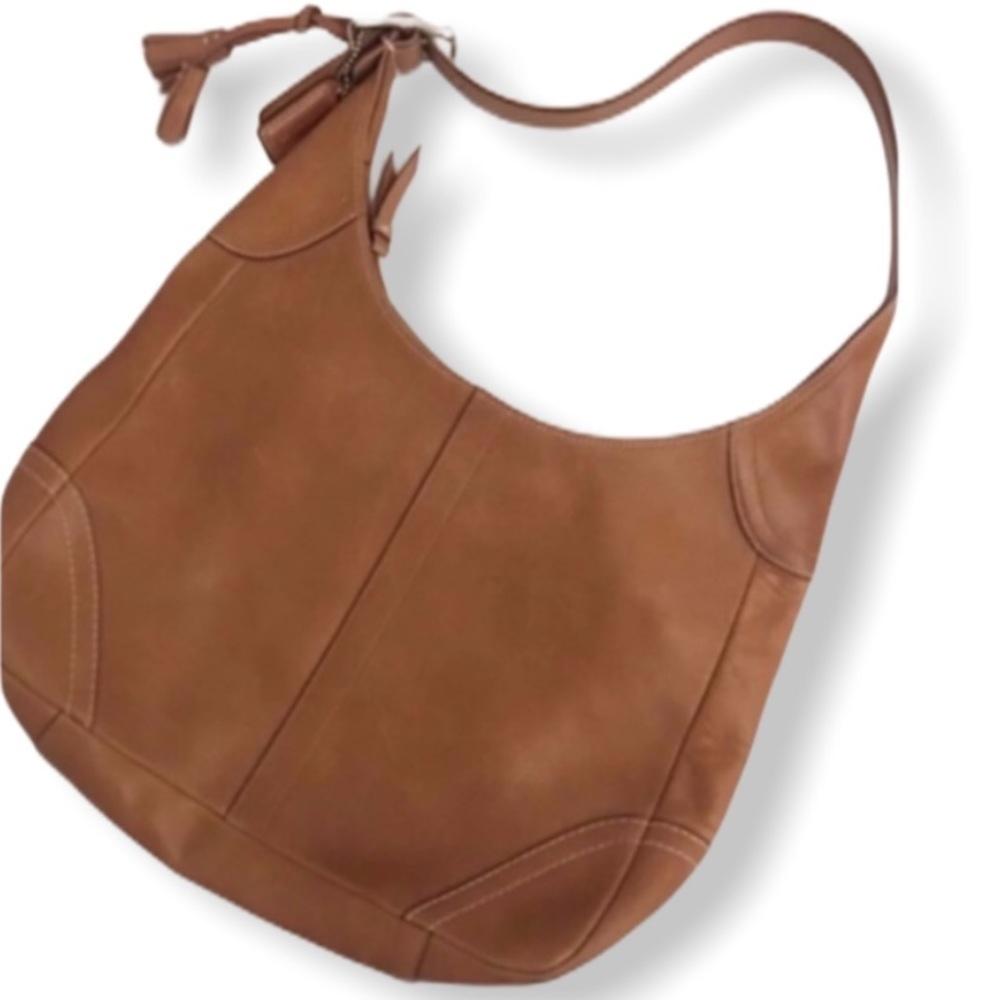 Light leather coach shoulder bag
